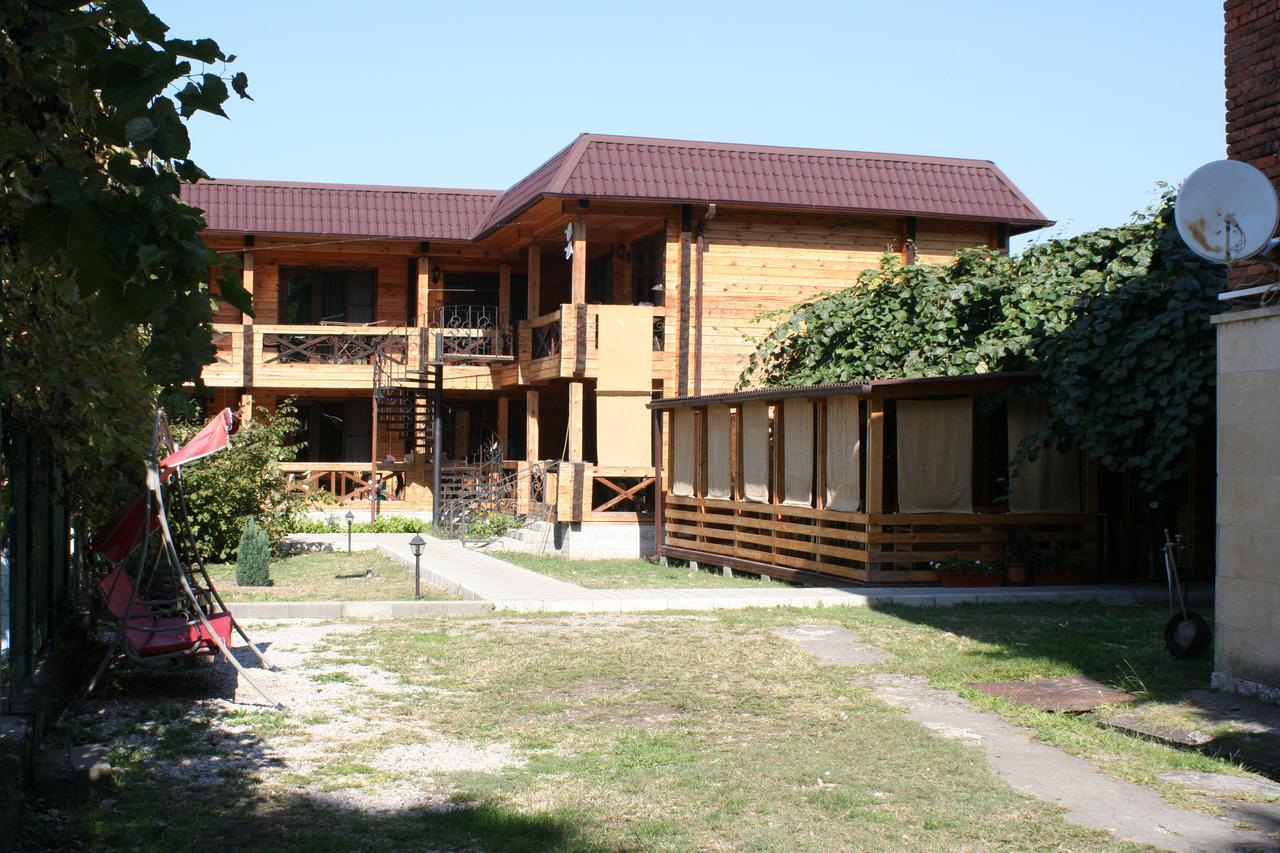 Guest House Sirius Pizunda Exterior photo