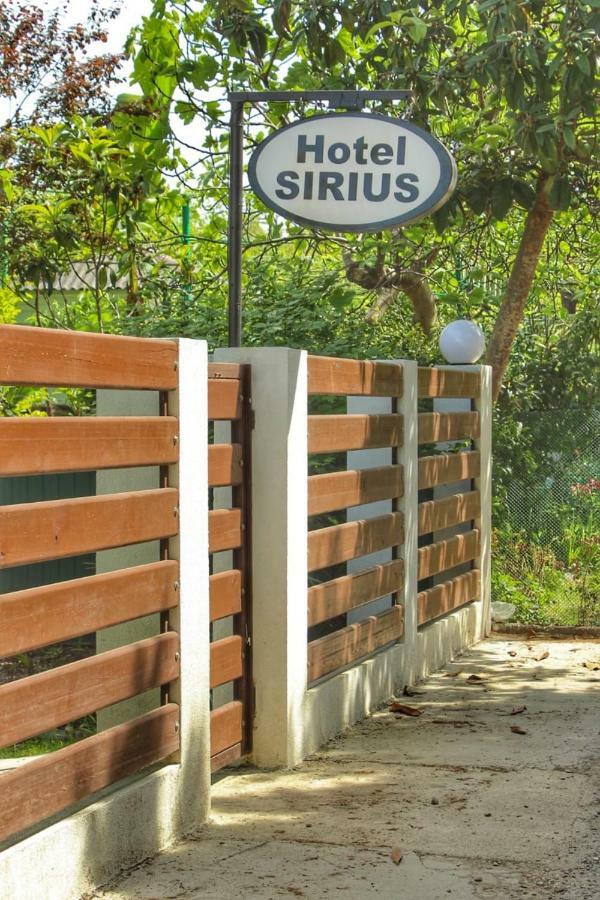 Guest House Sirius Pizunda Exterior photo